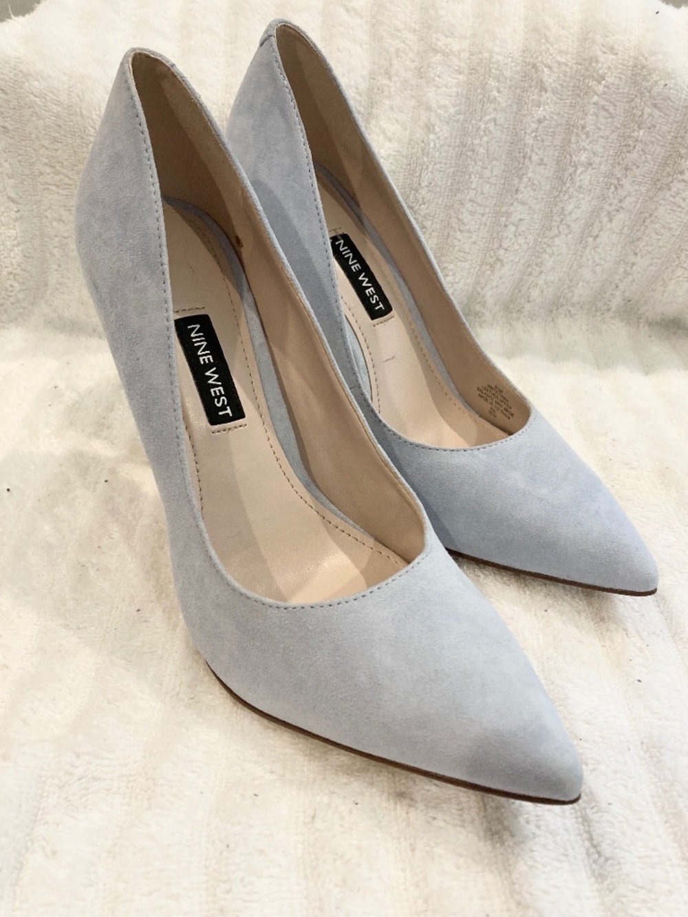 Nine West NWOB genuine, leather blue heels size 6 1/2
